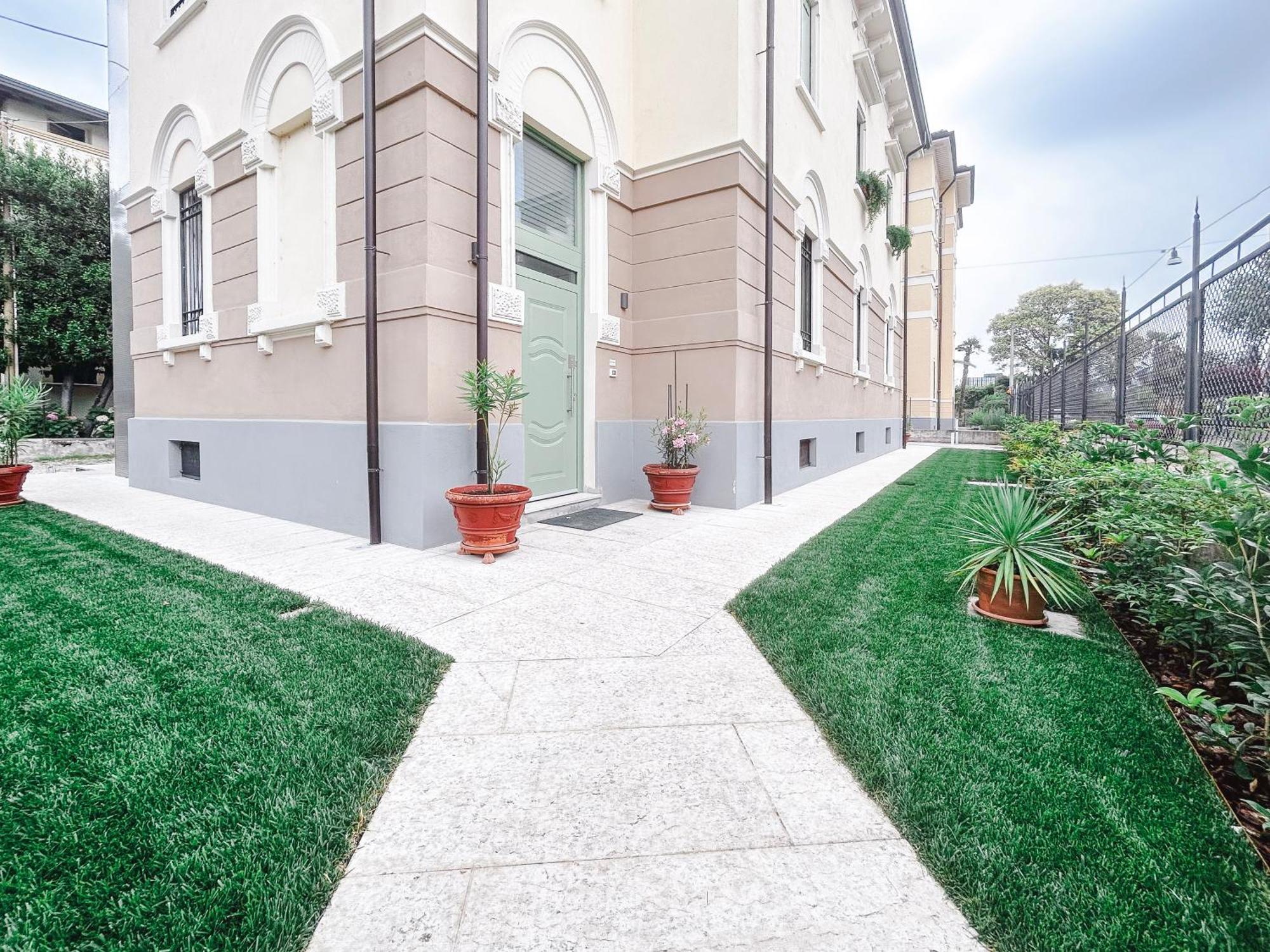 Via Poma Rooms Verona Exterior photo