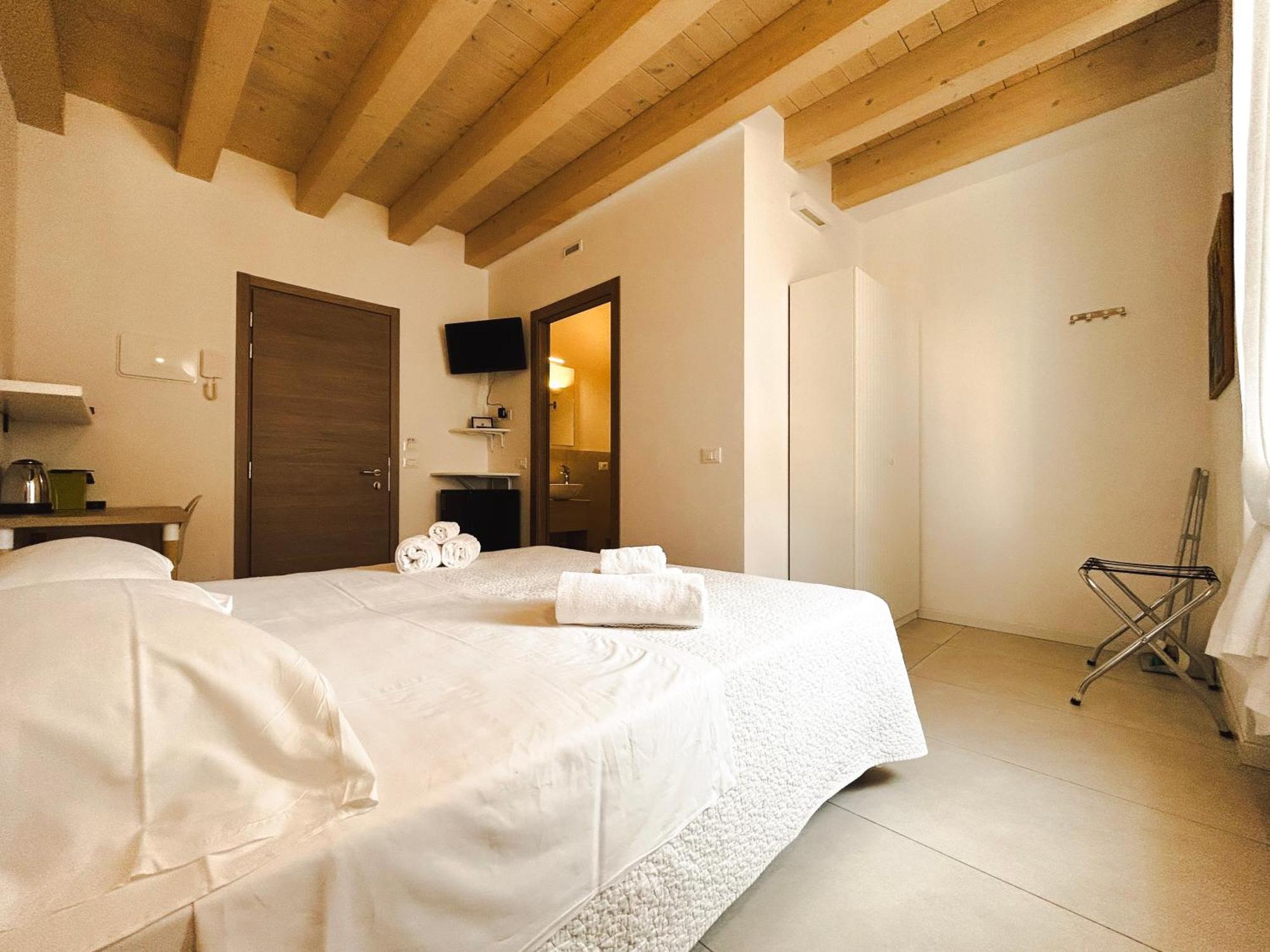 Via Poma Rooms Verona Exterior photo